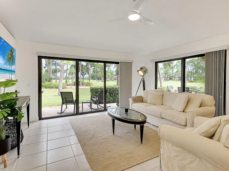 526 Club Dr — Photo 13
