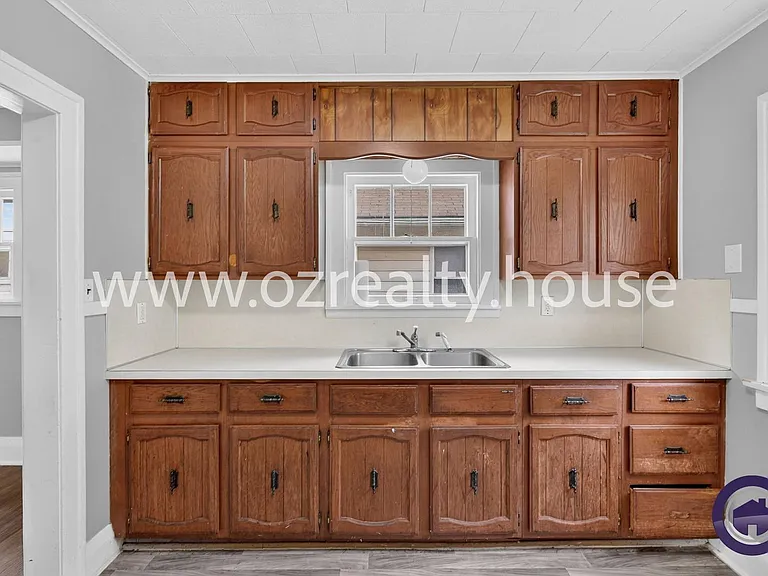 3644 Leybourn Ave — Photo 10