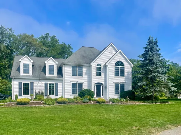 61 Brookview Court, Groton, CT 06340