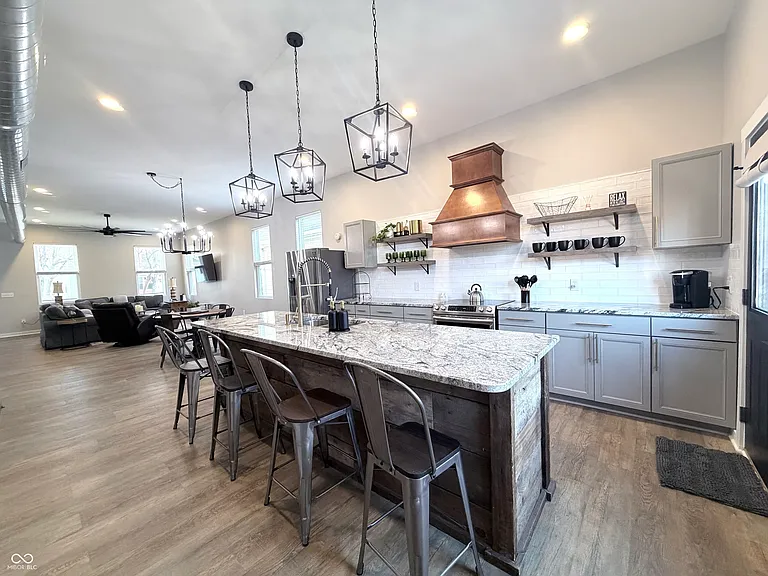 656 N Beville Ave — Photo 11