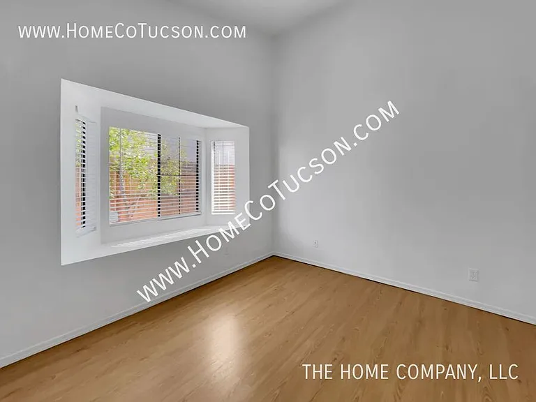 3873 S Havenhurst Dr — Photo 11