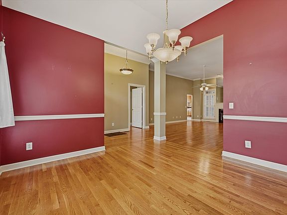 5th image of 425 Wellington Sq