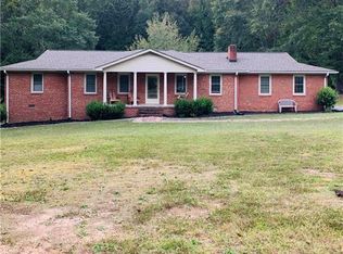 209 Lola Ln, Honea Path, SC 29654