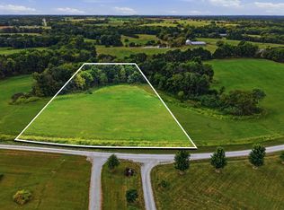 47 Meadow Lake Ln, Fayette, MO 65248