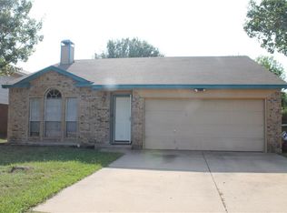 6406 Nellie Dr, Arlington, TX 76002