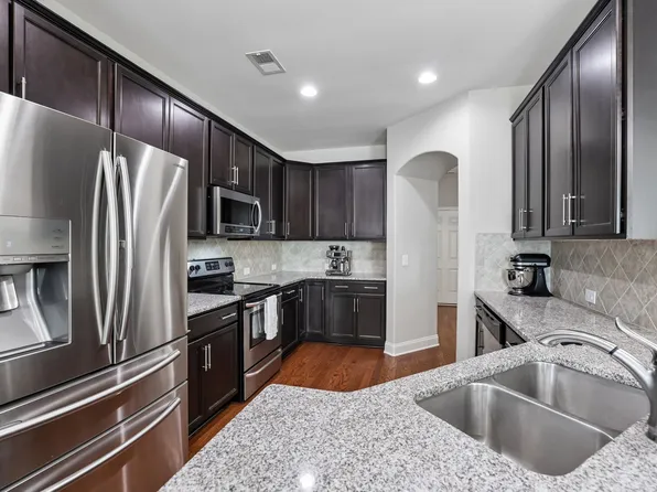1413 Woodside Dr, Lebanon, TN 37087