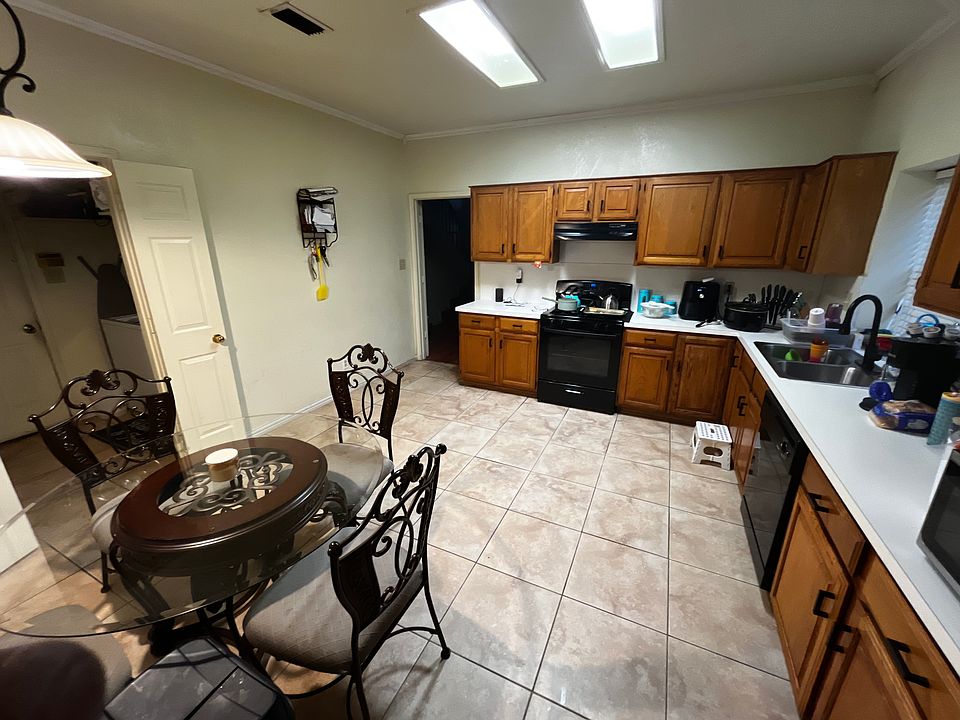 2nd image of 1520 High Pointe Ln