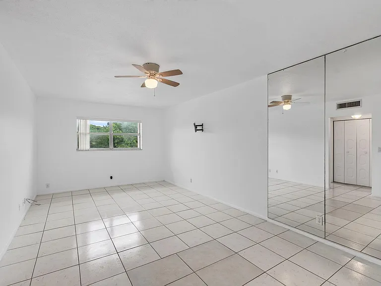 500 SW 2nd Ave #211 — Photo 8