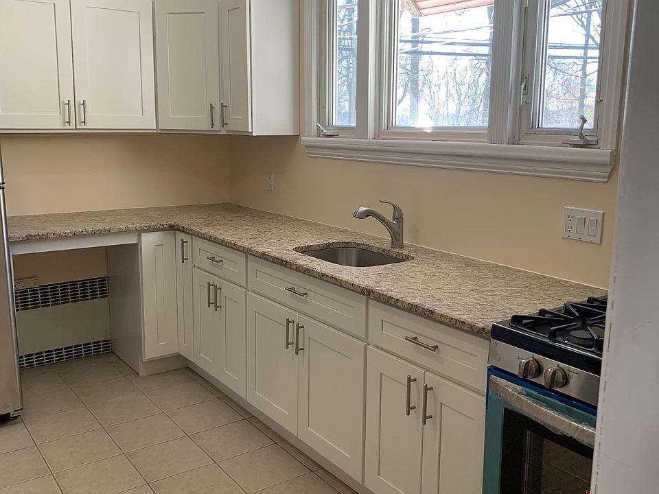 1st image of 298 Belleville Ave #1