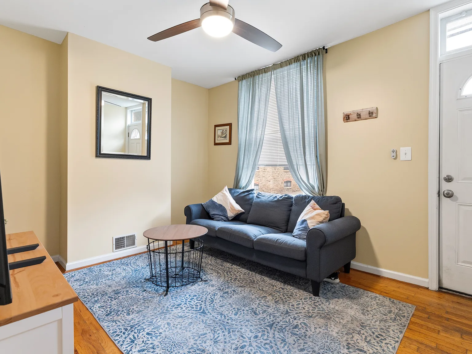435 Shurs Ln — Photo 4