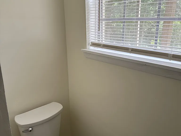 1737 Magnolia St — Photo 2