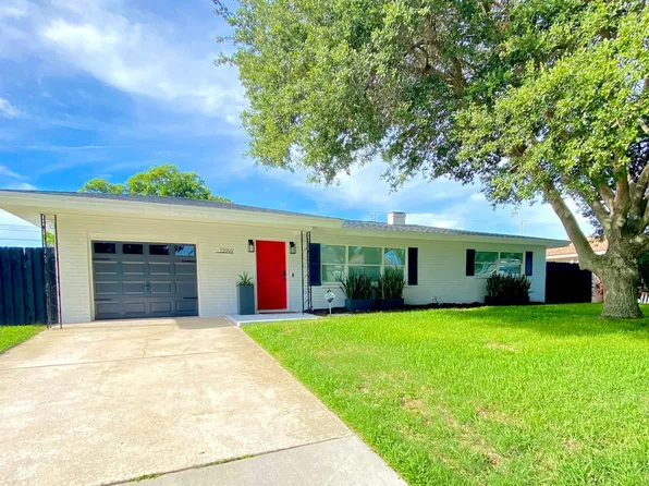 13949 Dominica Dr, Seminole, FL 33776
