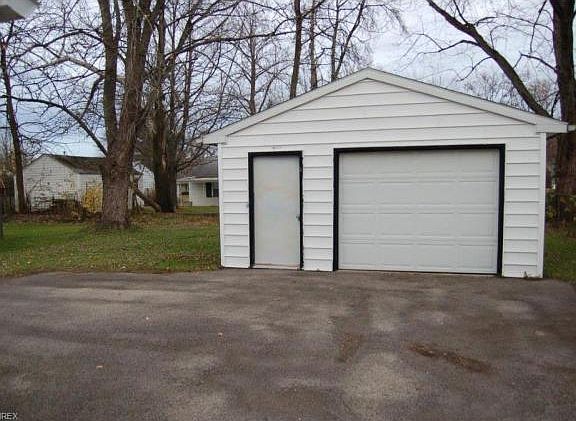2nd image of 7391 Glenwood Ave