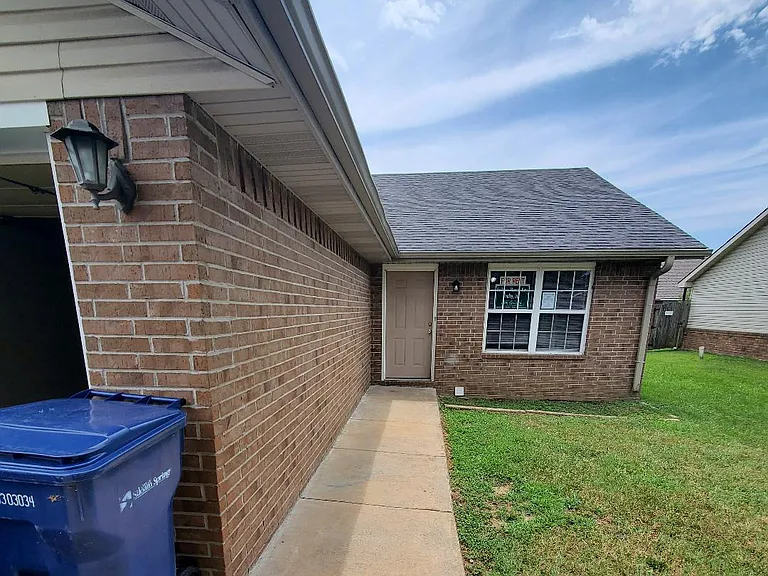 2790 Dawn Ct #A — Photo 2