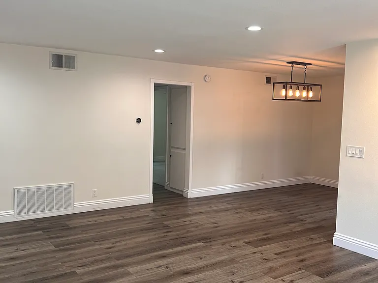 31568 Agoura Rd #6 — Photo 27