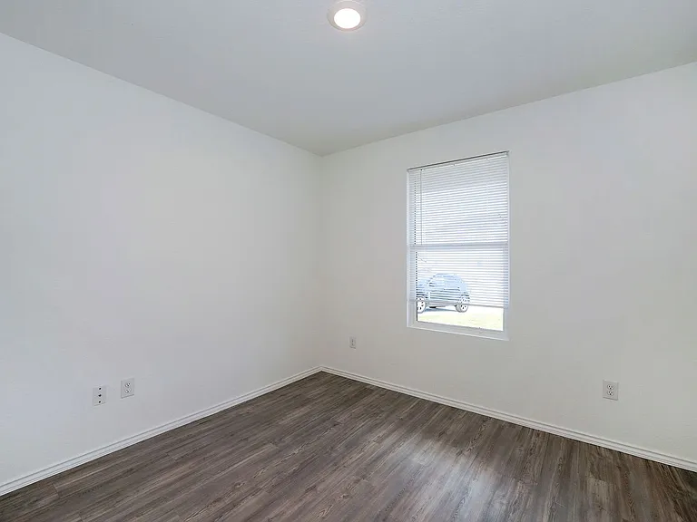 5926 Seaside Mnr — Photo 15