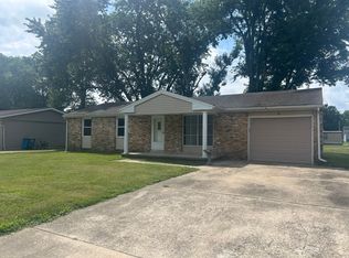 3 W Poos Dr, New Baden, IL