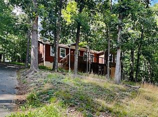 1258 Lakeview Dr, Cross Junction, VA 22625