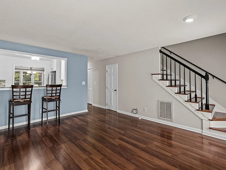 5624 Darrow Dr — Photo 14