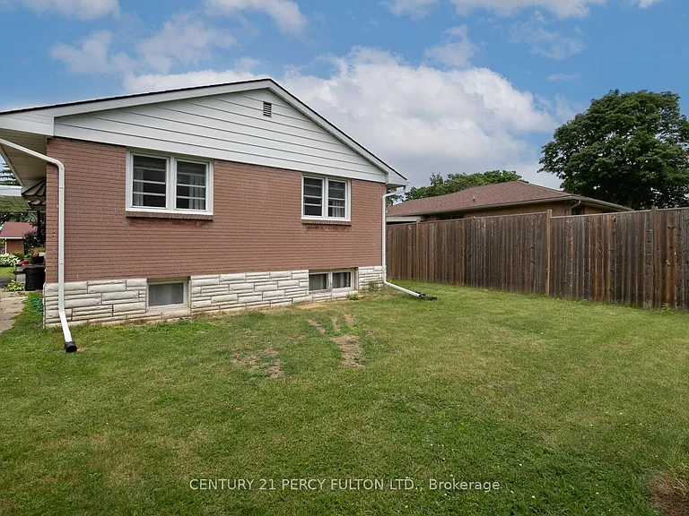 12 Northwood Cres — Photo 25