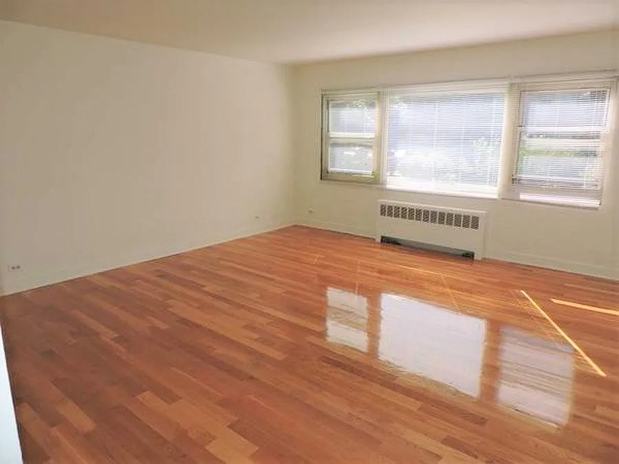 817 Seward Street — Photo 1