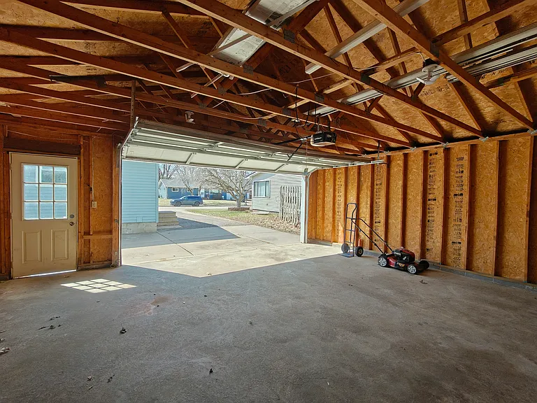 2212 Bartlett Ave — Photo 25