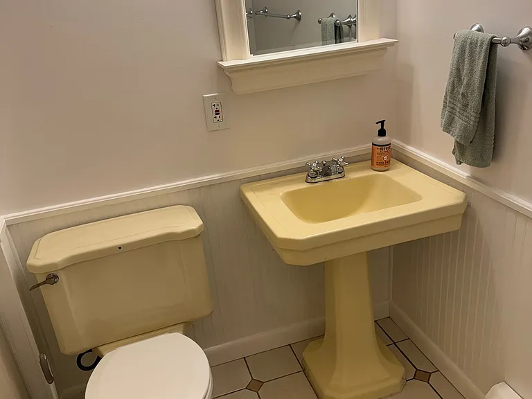 36 Beverly Pl — Photo 15