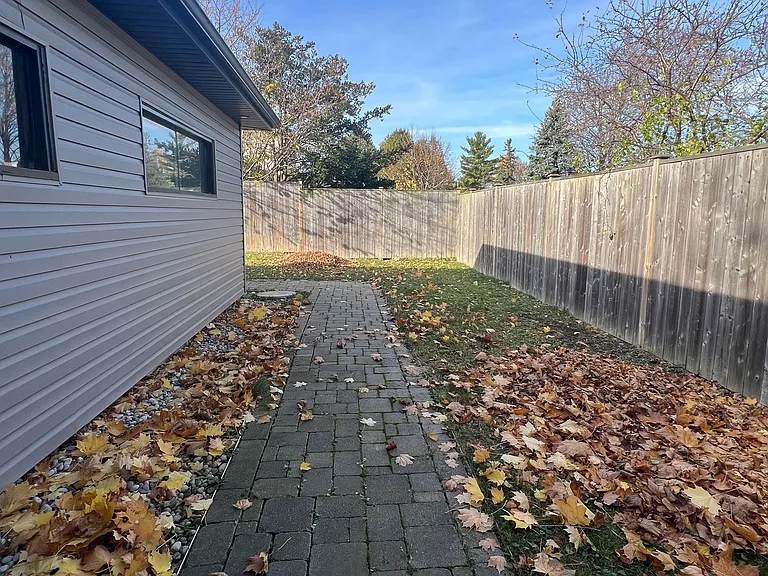 5285 Woodhaven Ct #BASEMENT — Photo 19
