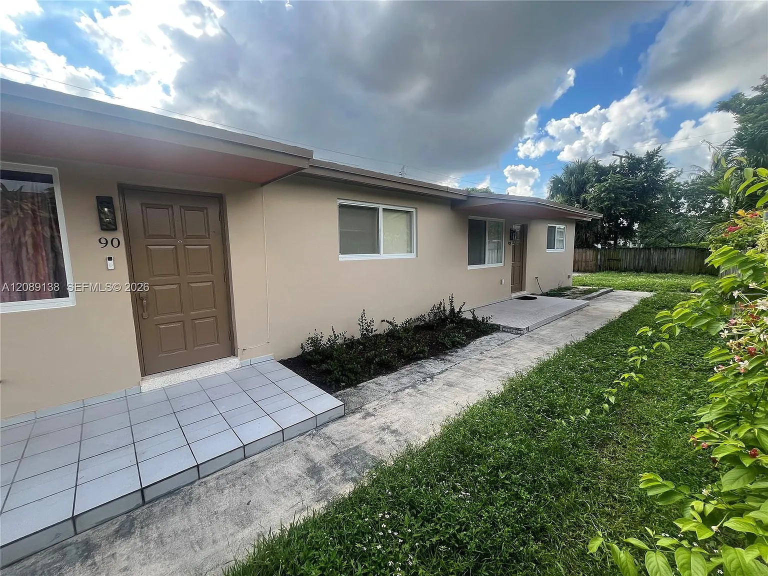 Town Of Hialeah 1st Addn — Photo 2