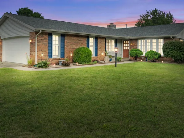 1520 Lochinvar Dr, Fort Wayne, IN 46845