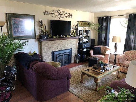 2nd image of 1301 NE Del Norte Ave