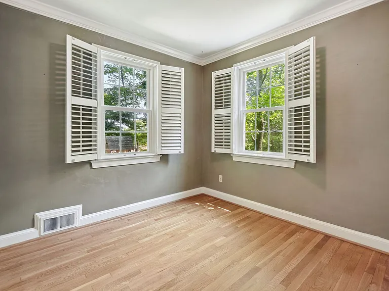 5203 Elsmere Ave — Photo 9