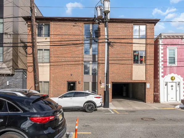 144 70th St APT A2, West New York, NJ 07093