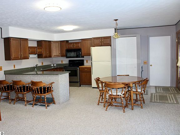 5th image of 11810 Chaney Dr
