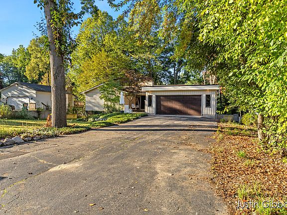 4th image of 2170 Highlander Dr SE