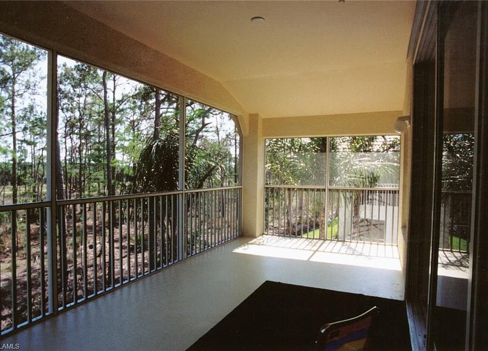 1st image of 1315 Henley St APT 1001