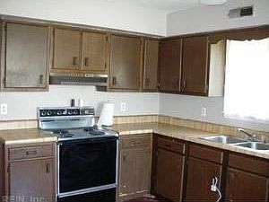 4th image of 5949 Blackpoole Ln