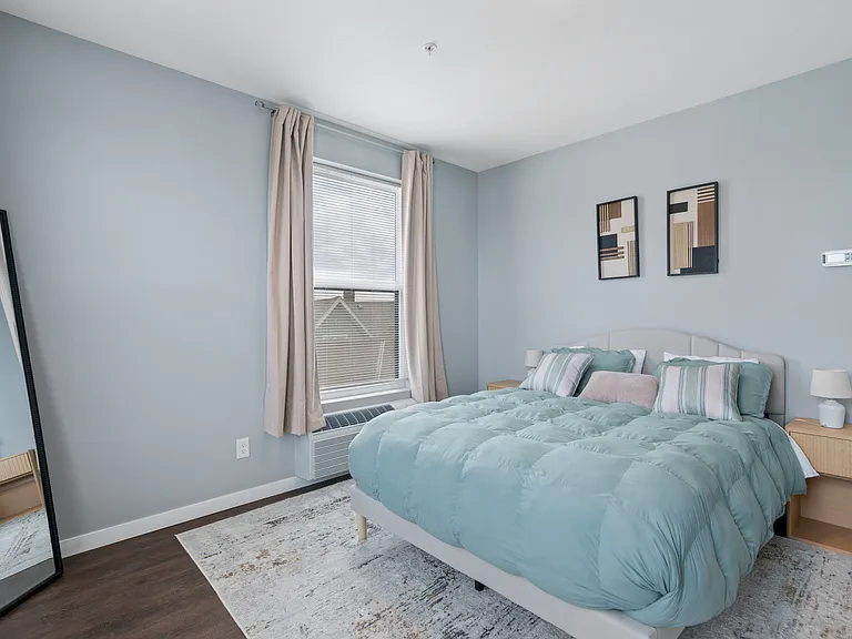 2432 Chicago Ave #403 — Photo 12