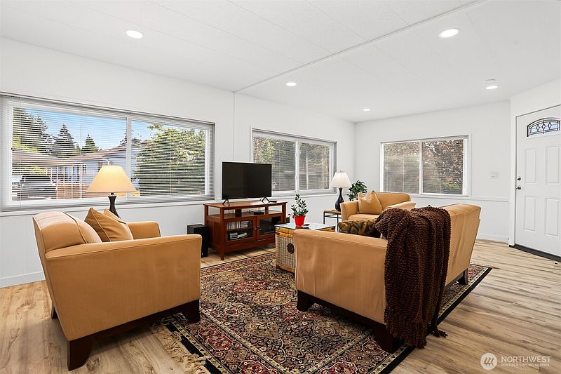 4th image of 1121 244th Street SW #6