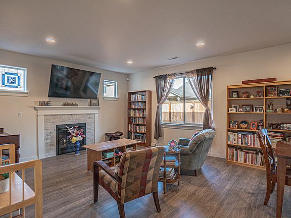3rd image of 3529 Carlin Dr