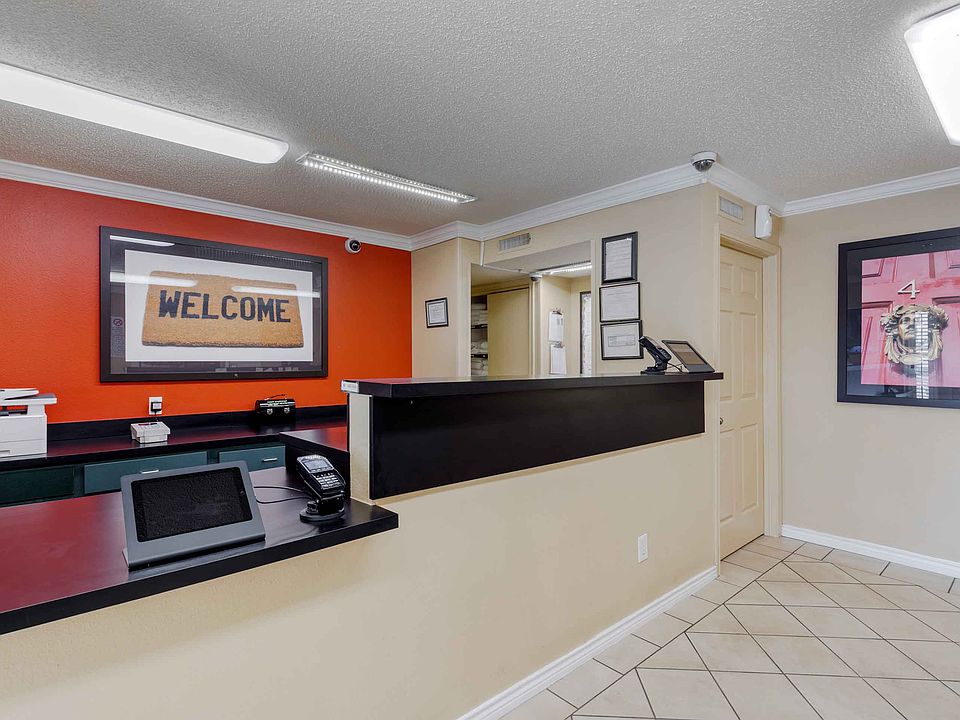 Lobby and Guest Check-in
