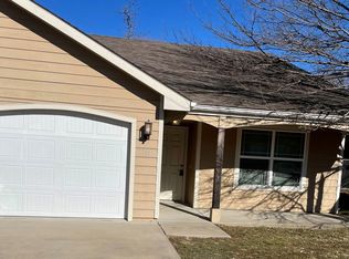 3334 SE Taurus Ave, Topeka, KS 66605