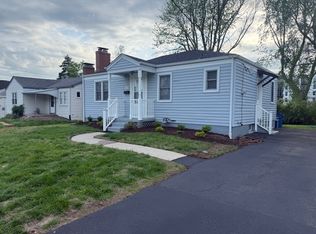 1147 Hilltop Dr, Saint Louis, MO 63132