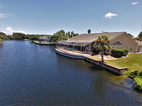 3rd image of 500 River Moorings Dr