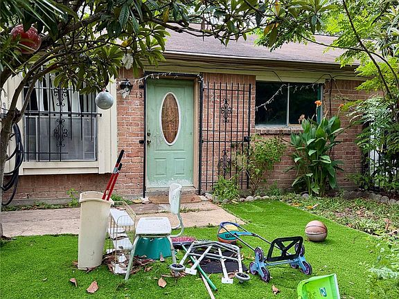 3rd image of 1612 Crestdale Dr #13