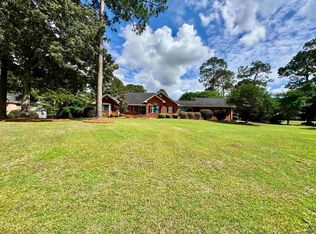 102 Oakatee Ct, Cordele, GA 31015