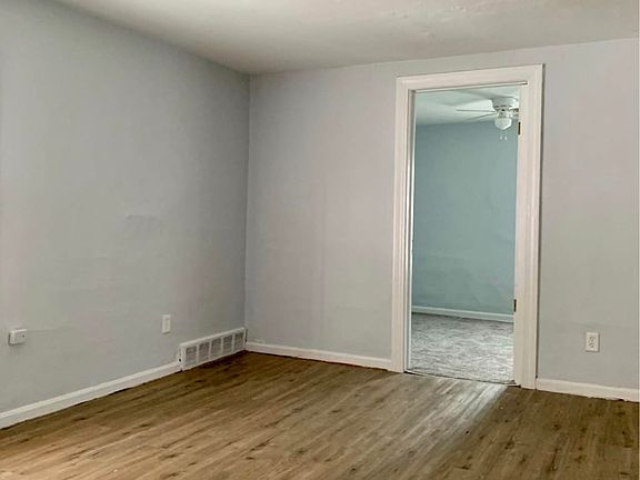 4th image of 4096 E 108th St