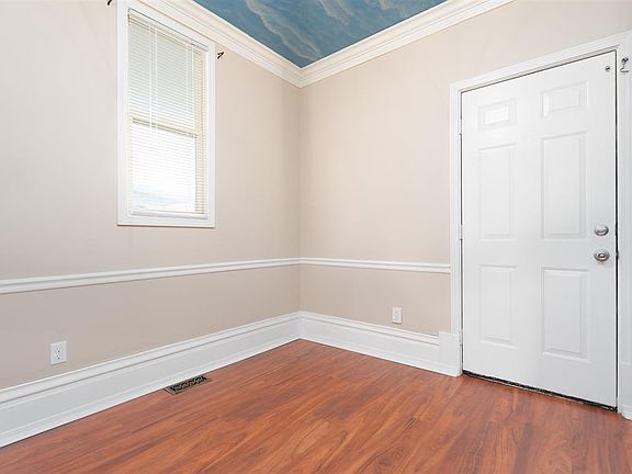 5th image of 126 W 18th St