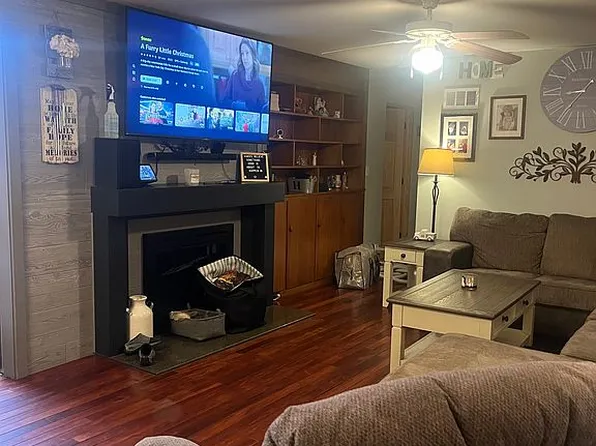 76 Easterly St, Gloversville, NY 12078