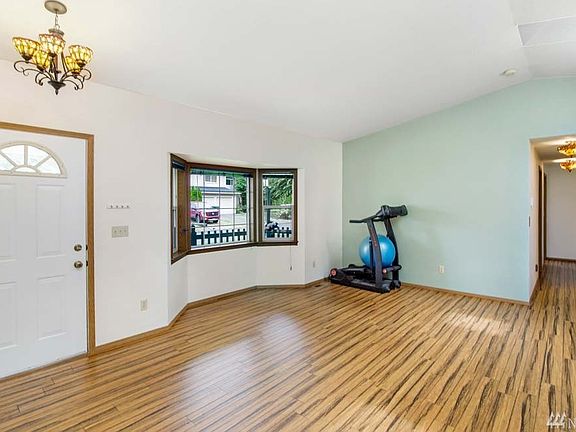3rd image of 4710 247th Street Ct E